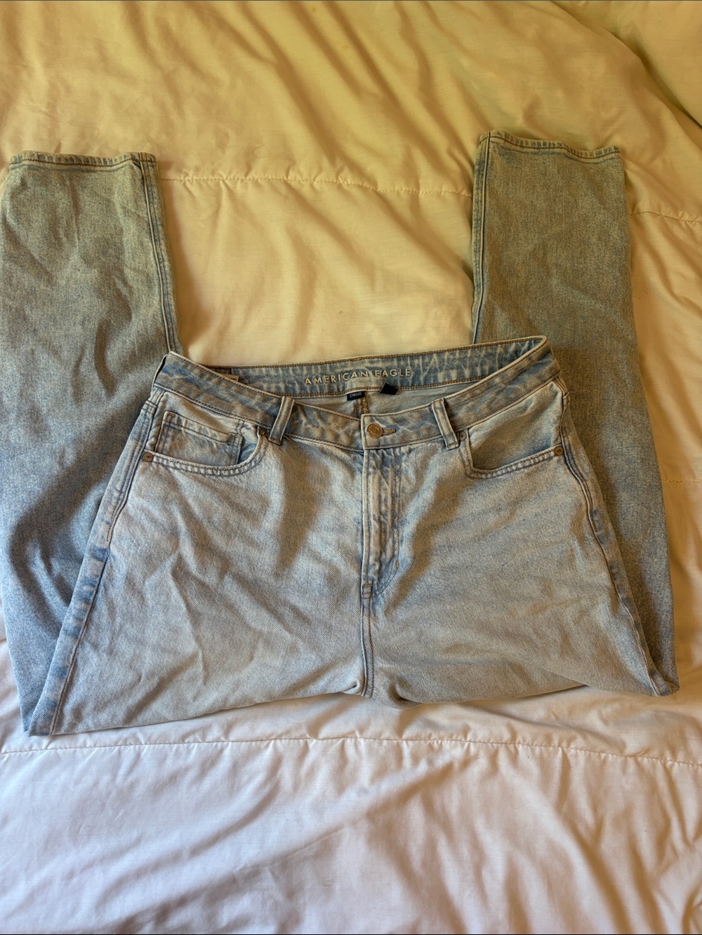 American Eagle Outfitters Light Blue High-Rise Women’s Jeans